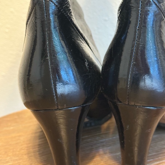 Brian Atwood crinkled pattern leather boots - Picture 5 of 10